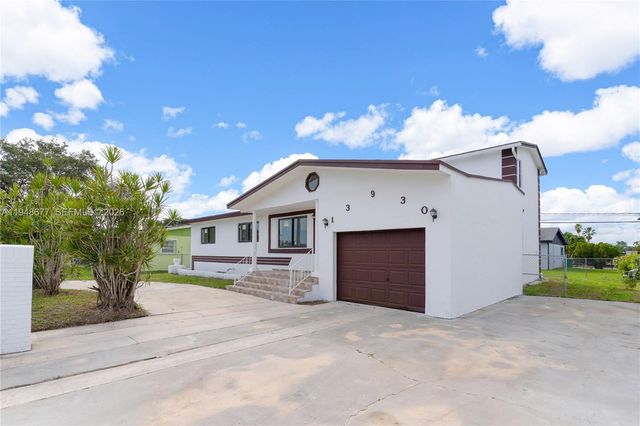 13930 Van Buren Street, Miami, FL 33176