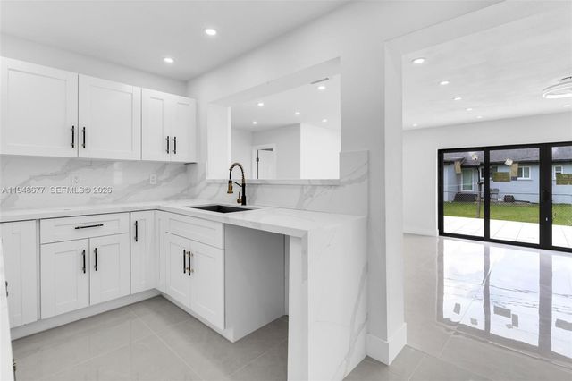 13930 Van Buren Street, Miami, FL 33176