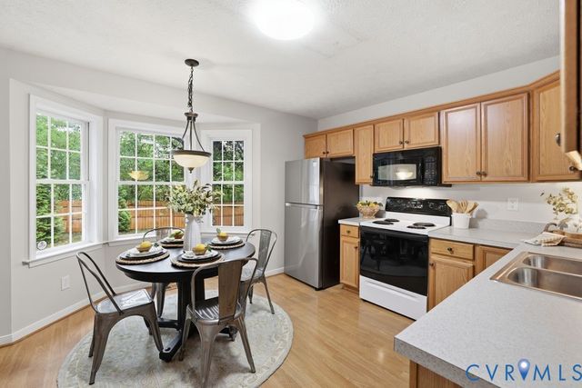 11641 Oak Rd, Chester, VA 23831