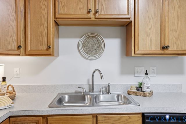 11641 Oak Rd, Chester, VA 23831