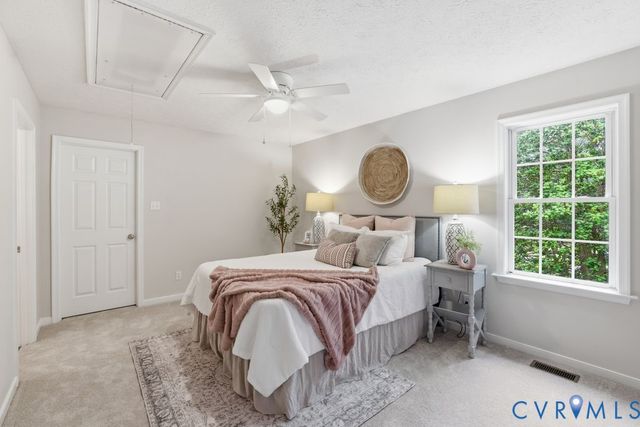 11641 Oak Rd, Chester, VA 23831