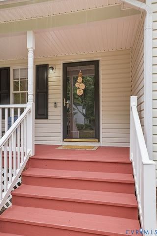 11641 Oak Rd, Chester, VA 23831