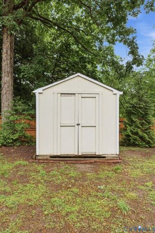 11641 Oak Rd, Chester, VA 23831