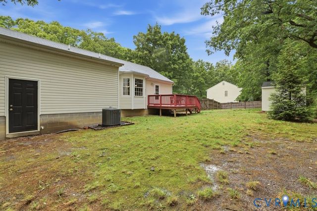 11641 Oak Rd, Chester, VA 23831