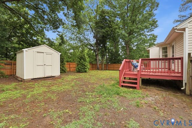 11641 Oak Rd, Chester, VA 23831