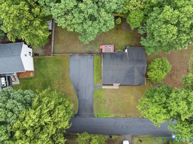 11641 Oak Rd, Chester, VA 23831