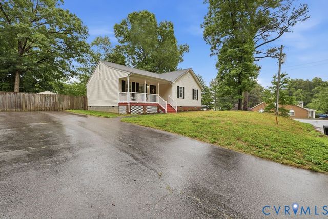 11641 Oak Rd, Chester, VA 23831