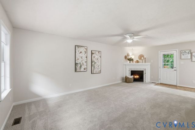 11641 Oak Rd, Chester, VA 23831
