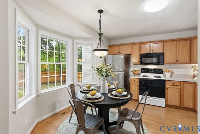 11641 Oak Rd, Chester, VA 23831