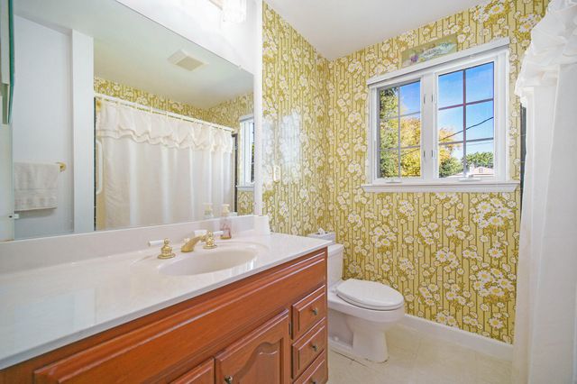 8843 NOTTINGHAM Drive, Ypsilanti, MI 48198