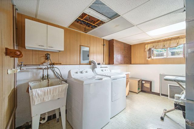 8843 NOTTINGHAM Drive, Ypsilanti, MI 48198