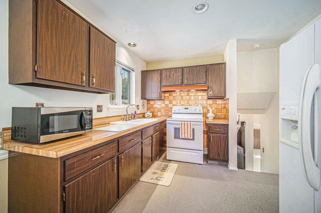 8843 NOTTINGHAM Drive, Ypsilanti, MI 48198