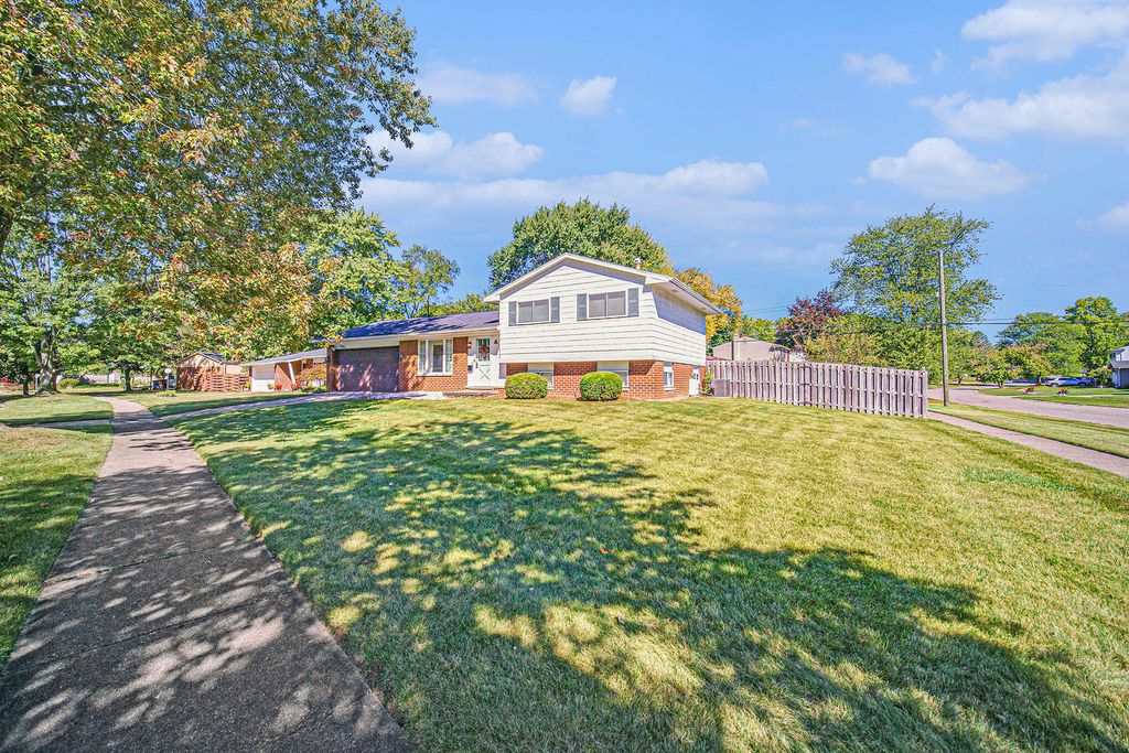 8843 NOTTINGHAM Drive, Ypsilanti, MI 48198