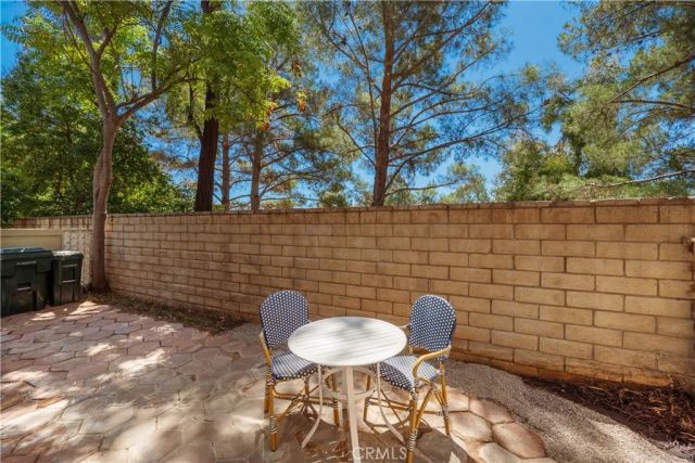 26939 Hillsborough Parkway 20, Valencia, CA 91354