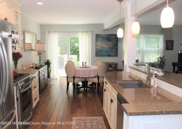 53 Essex Drive 2053, Little Silver, NJ 07739