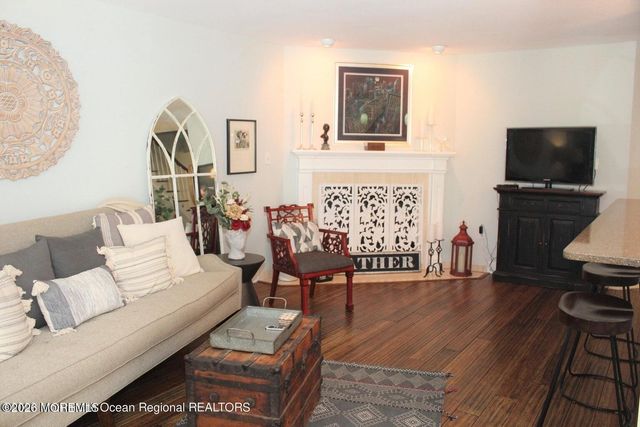 53 Essex Drive 2053, Little Silver, NJ 07739