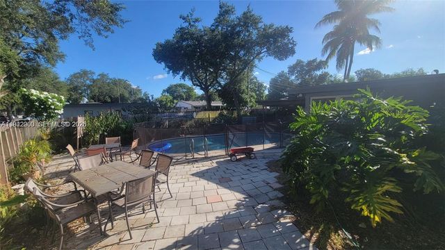 6604 Raleigh St, Hollywood, FL 33024