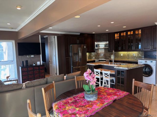 1040 Coast Blvd S 302, La Jolla, CA 92037