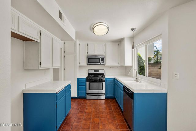 4431 Honeyglen Court, Moorpark, CA 93021