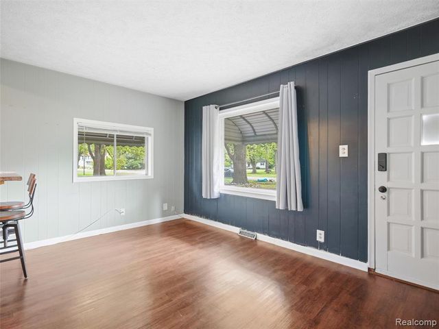 21184 Flanders Street, Farmington Hills, MI 48335