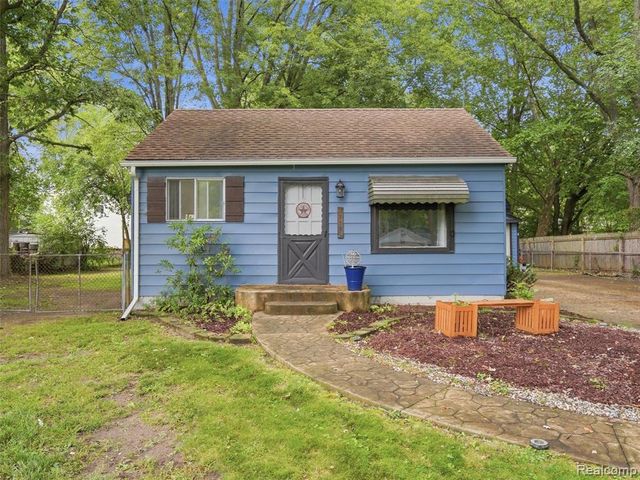 21184 Flanders Street, Farmington Hills, MI 48335