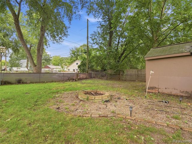 21184 Flanders Street, Farmington Hills, MI 48335