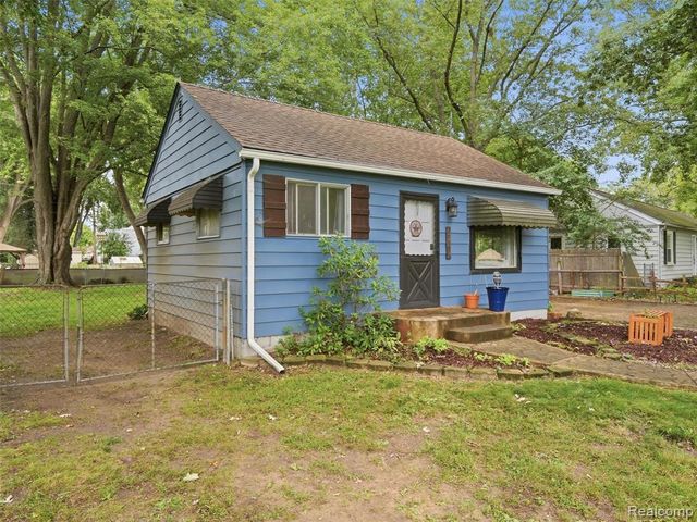 21184 Flanders Street, Farmington Hills, MI 48335