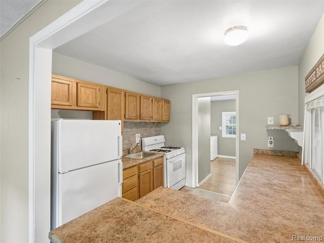 21184 Flanders Street, Farmington Hills, MI 48335