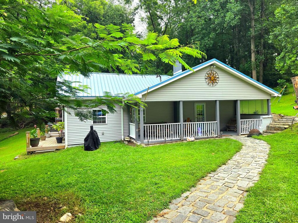 281 MIDDLE RIVER RD, Brogue, PA 17309
