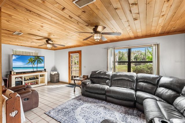 1233 SAINT ANNE SHRINE ROAD, Lake Wales, FL 33898