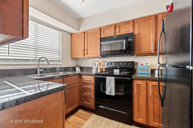 1903 Brookdale Drive 108, Naperville, IL 60563