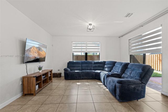 2380 NE 1st St, Homestead, FL 33033