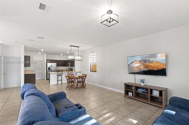 2380 NE 1st St, Homestead, FL 33033