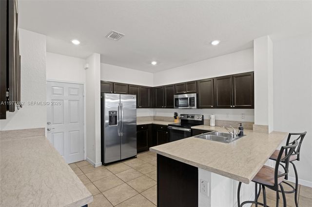 2380 NE 1st St, Homestead, FL 33033