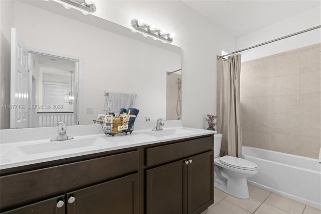 2380 NE 1st St, Homestead, FL 33033