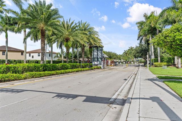 2380 NE 1st St, Homestead, FL 33033