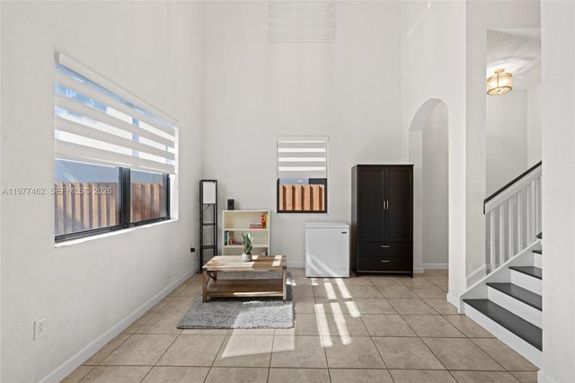 2380 NE 1st St, Homestead, FL 33033