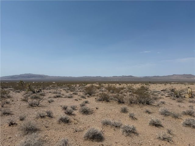 11437 W Maverick Drive, White Hills, AZ 86445