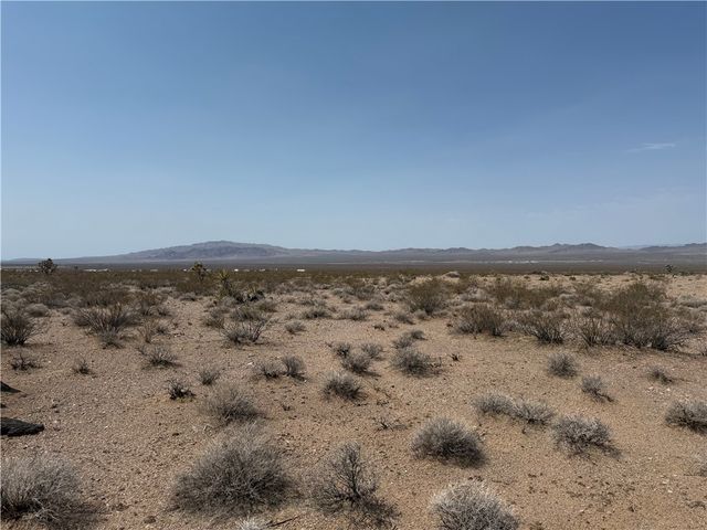 11437 W Maverick Drive, White Hills, AZ 86445