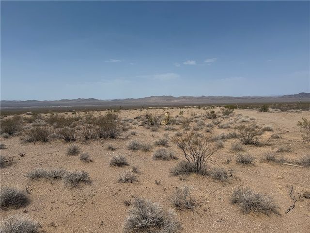 11437 W Maverick Drive, White Hills, AZ 86445