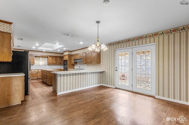 2424 MARIKA CIRCLE, Wichita Falls, TX 76308