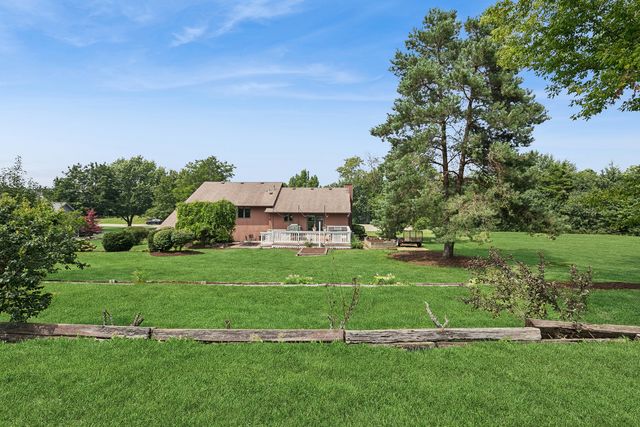 805 Amber Lane, Lake Villa, IL 60046