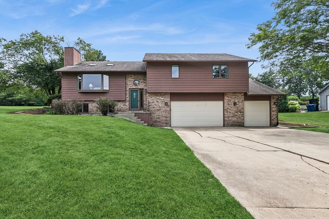 805 Amber Lane, Lake Villa, IL 60046