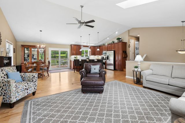 805 Amber Lane, Lake Villa, IL 60046
