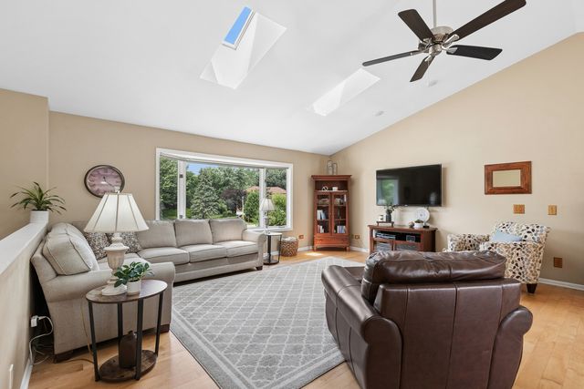805 Amber Lane, Lake Villa, IL 60046