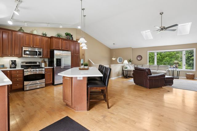 805 Amber Lane, Lake Villa, IL 60046