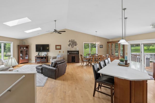 805 Amber Lane, Lake Villa, IL 60046