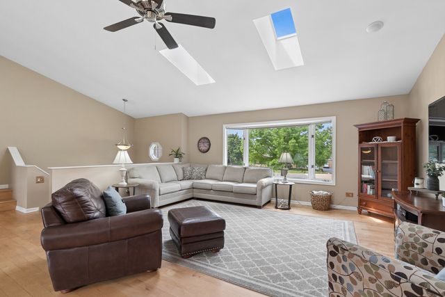 805 Amber Lane, Lake Villa, IL 60046