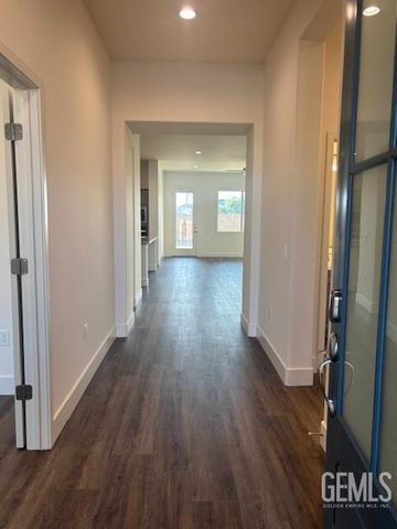 13005 Plum Hallow Avenue, Bakersfield, CA 93314