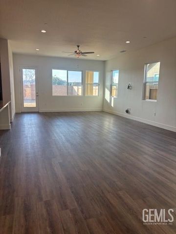 13005 Plum Hallow Avenue, Bakersfield, CA 93314